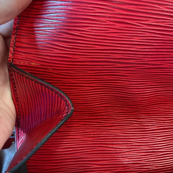 Pre-owned Louis Vuitton Cartouchiere Red Epi PM - Picture 11 of 16